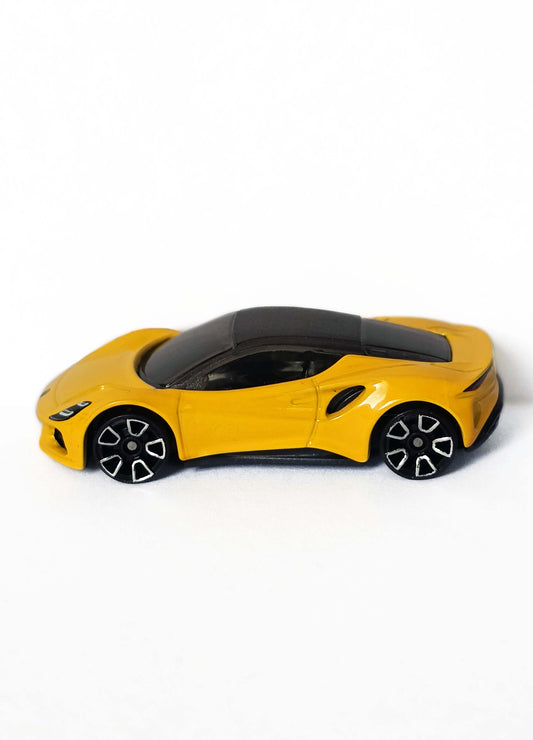 LOTUS EMIRA DESTAPADO